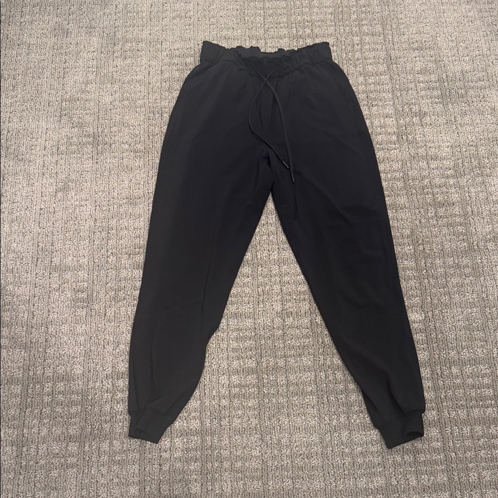 Black lululemon women’s  Drawstring Jogger Pants